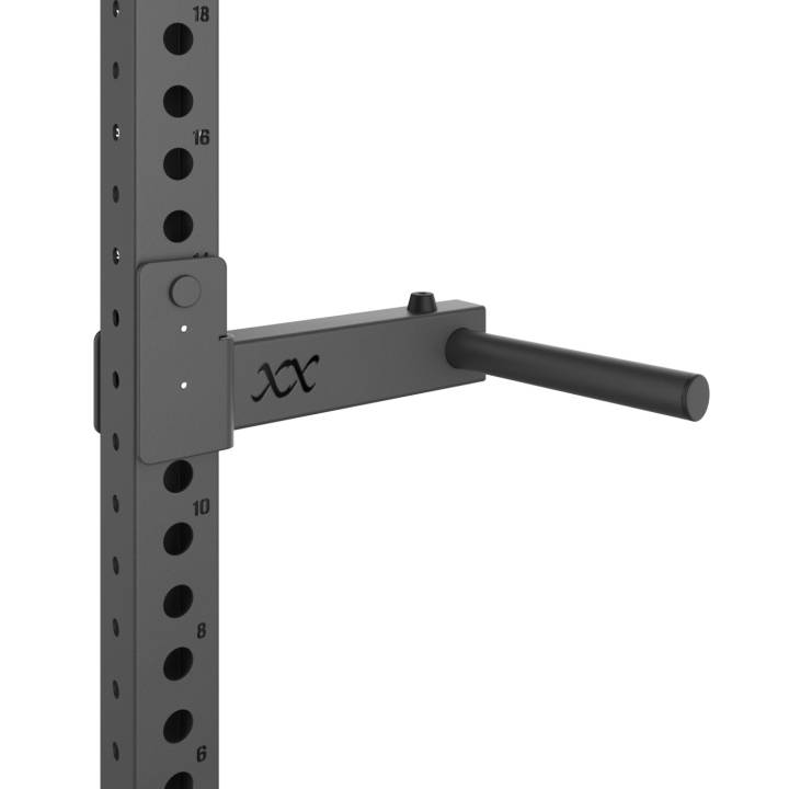 Crossmaxx XL Dip V4 dip-stang til rig, monteret på indoor rig til styrketræning og hjemmegym
