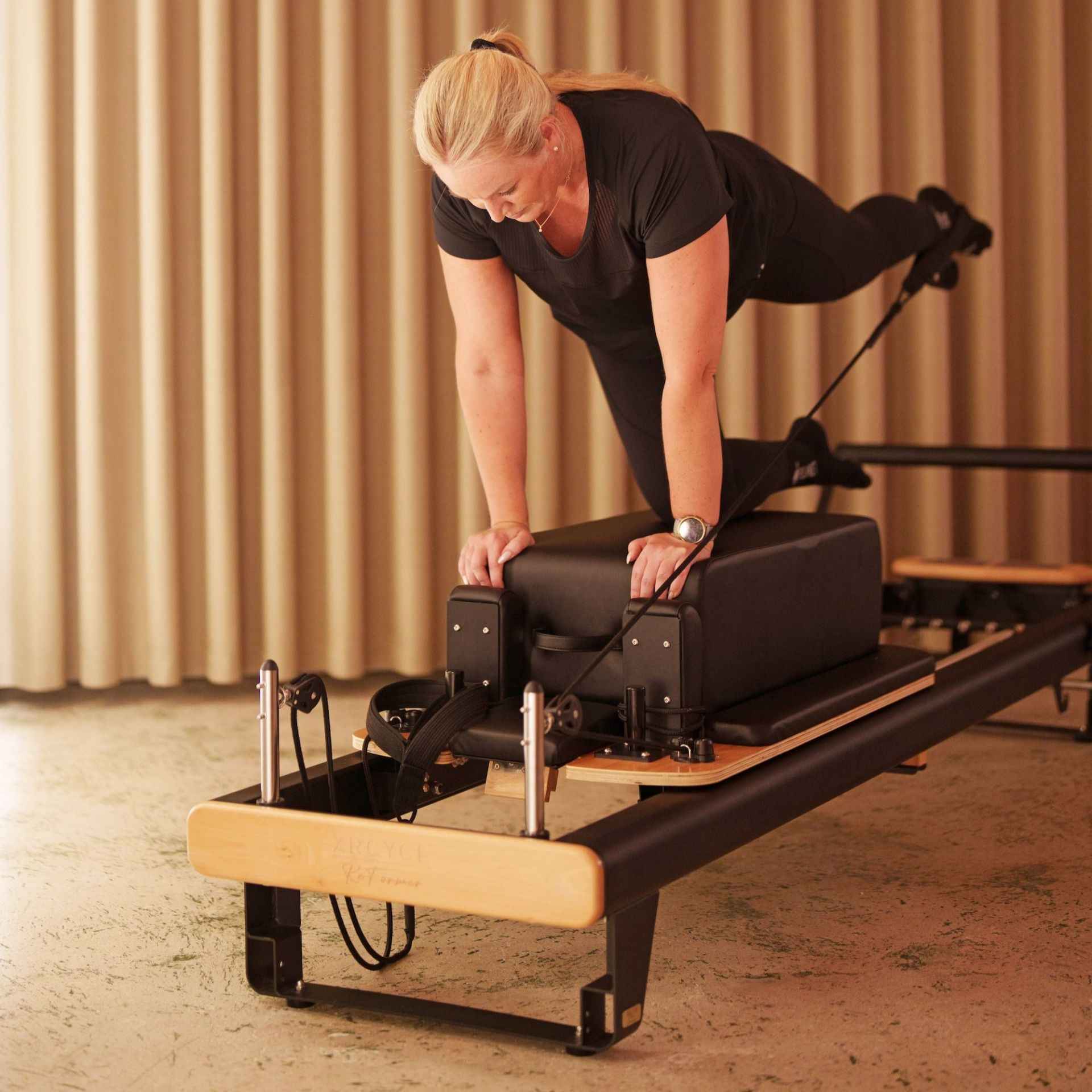 Reformer - Køb professionelt udstyr online - Fitness Engros